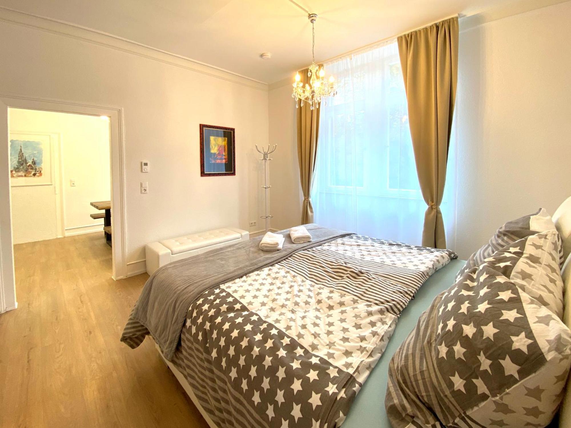 Quiet & Park View - Ulm Mitte Apartment Luaran gambar