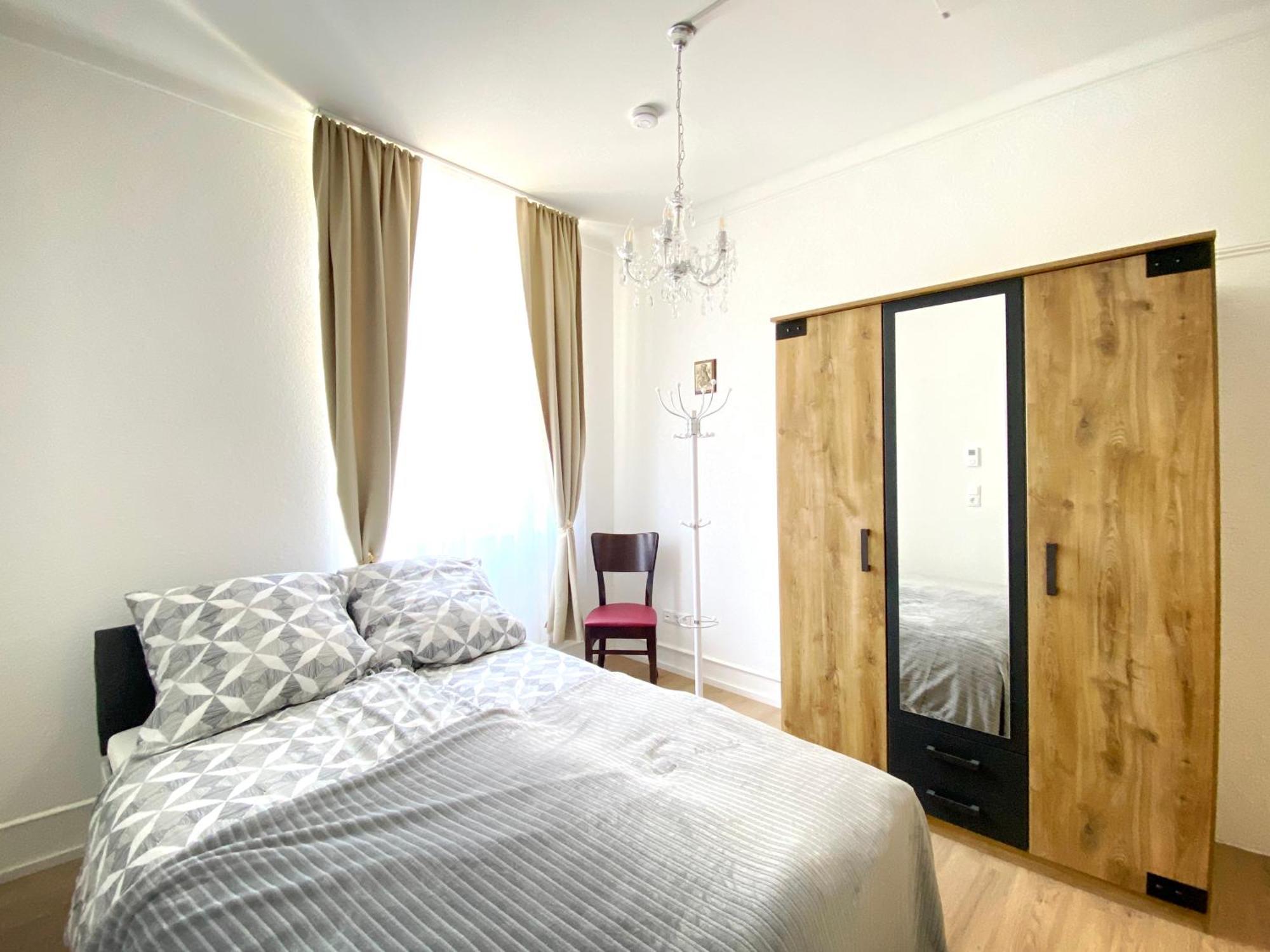 Quiet & Park View - Ulm Mitte Apartment Luaran gambar