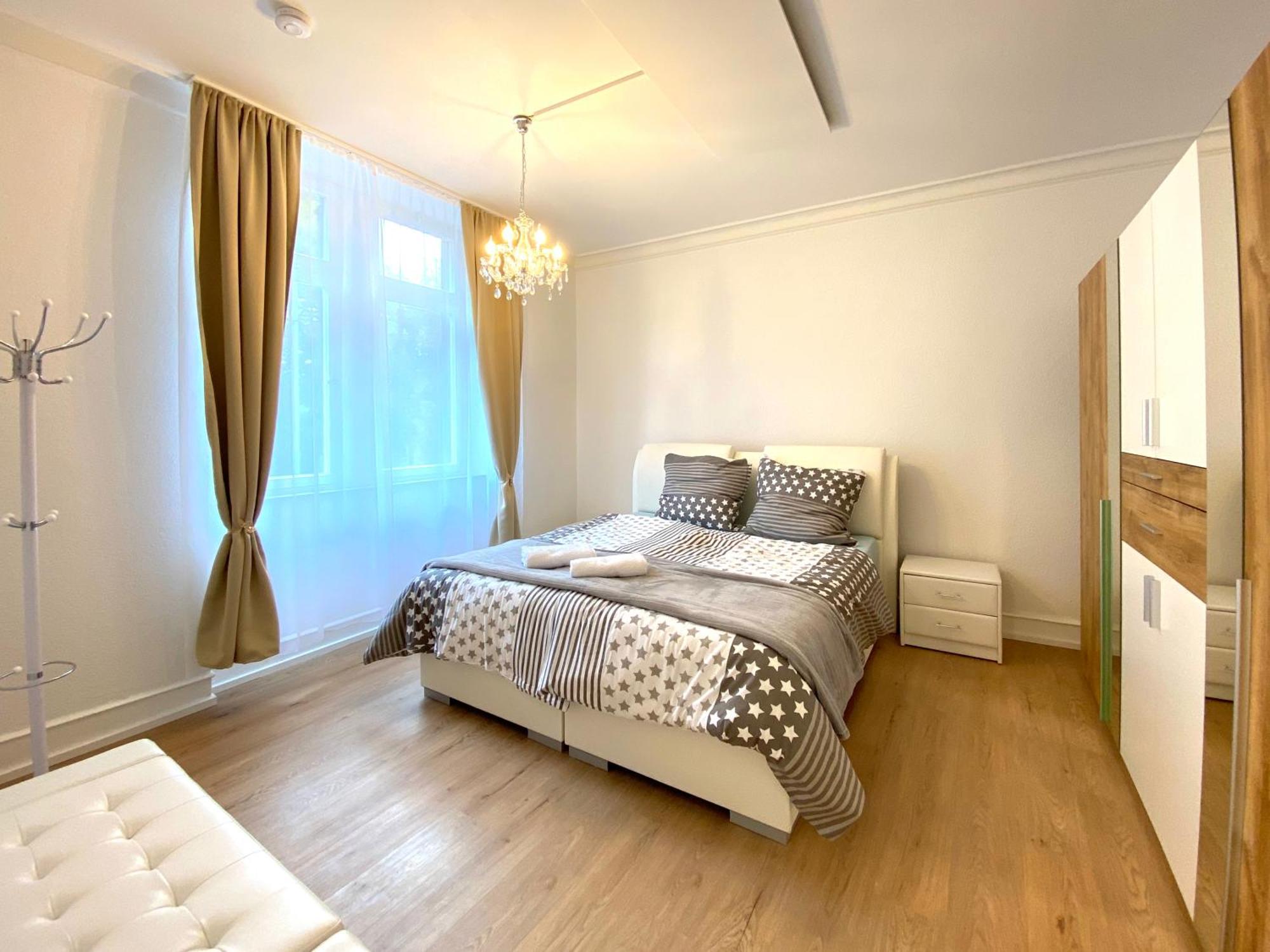 Quiet & Park View - Ulm Mitte Apartment Luaran gambar