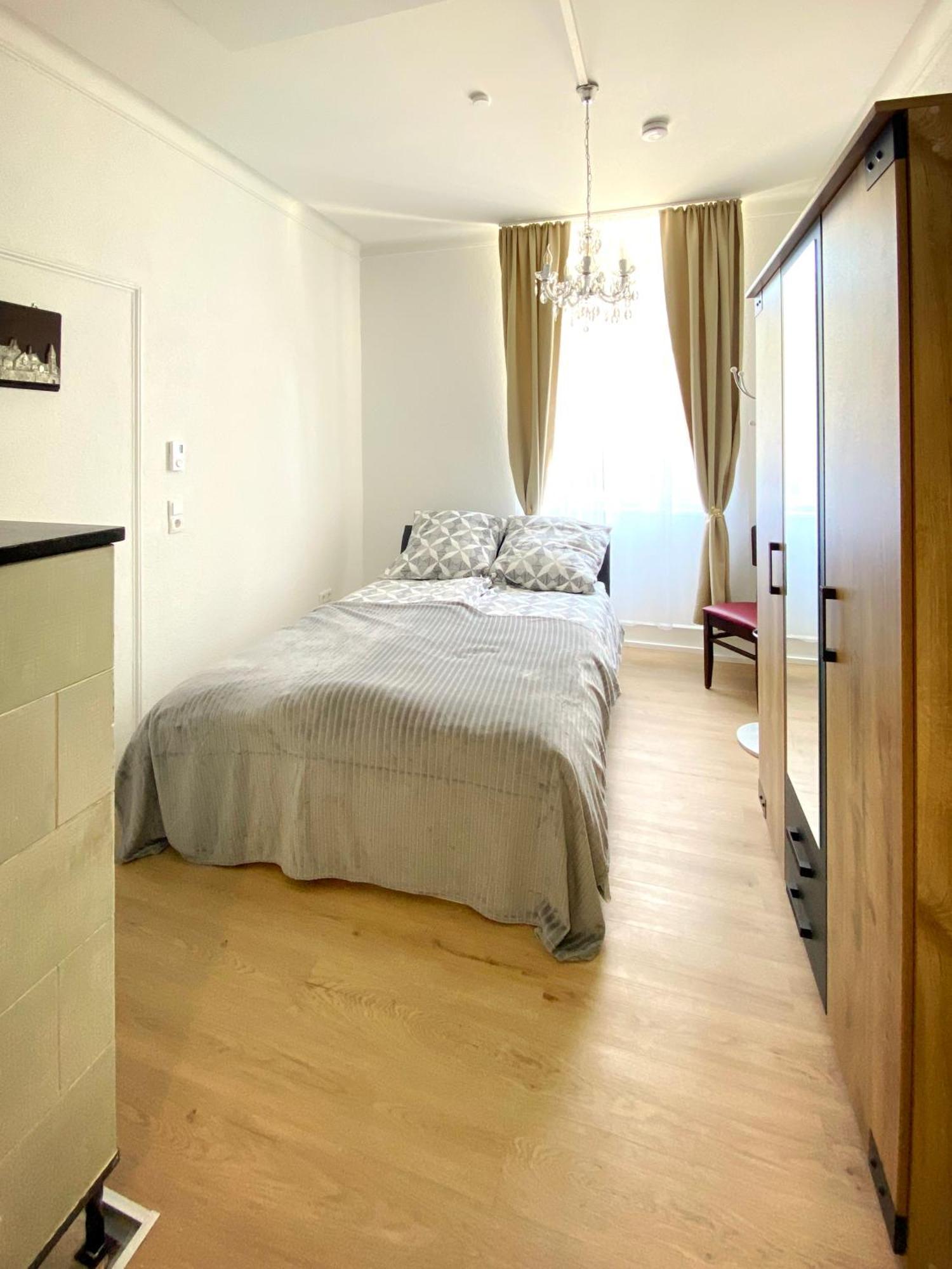 Quiet & Park View - Ulm Mitte Apartment Luaran gambar