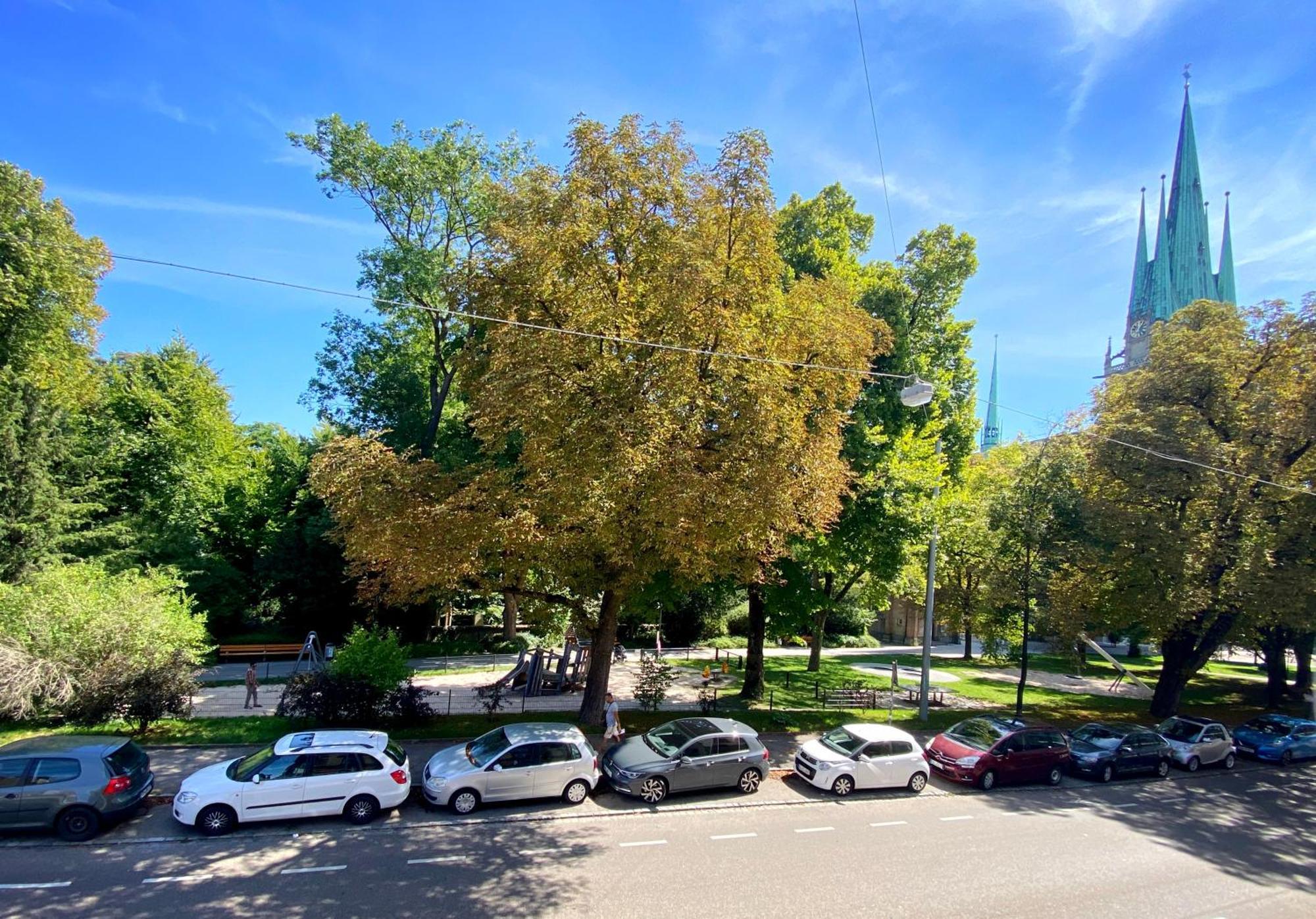 Quiet & Park View - Ulm Mitte Apartment Luaran gambar