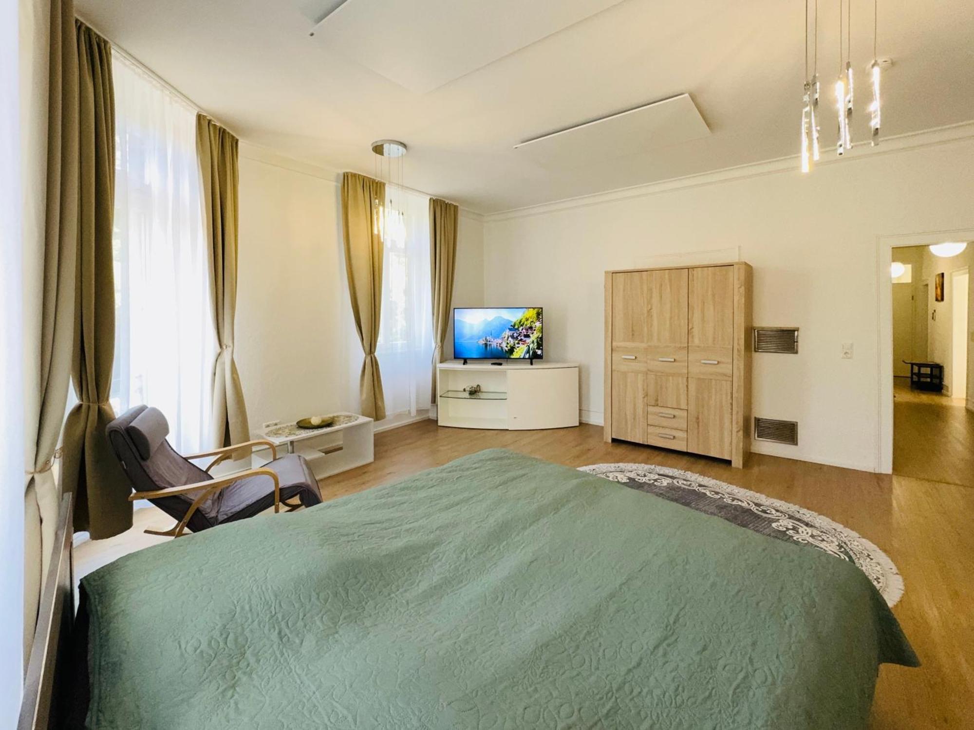 Quiet & Park View - Ulm Mitte Apartment Luaran gambar