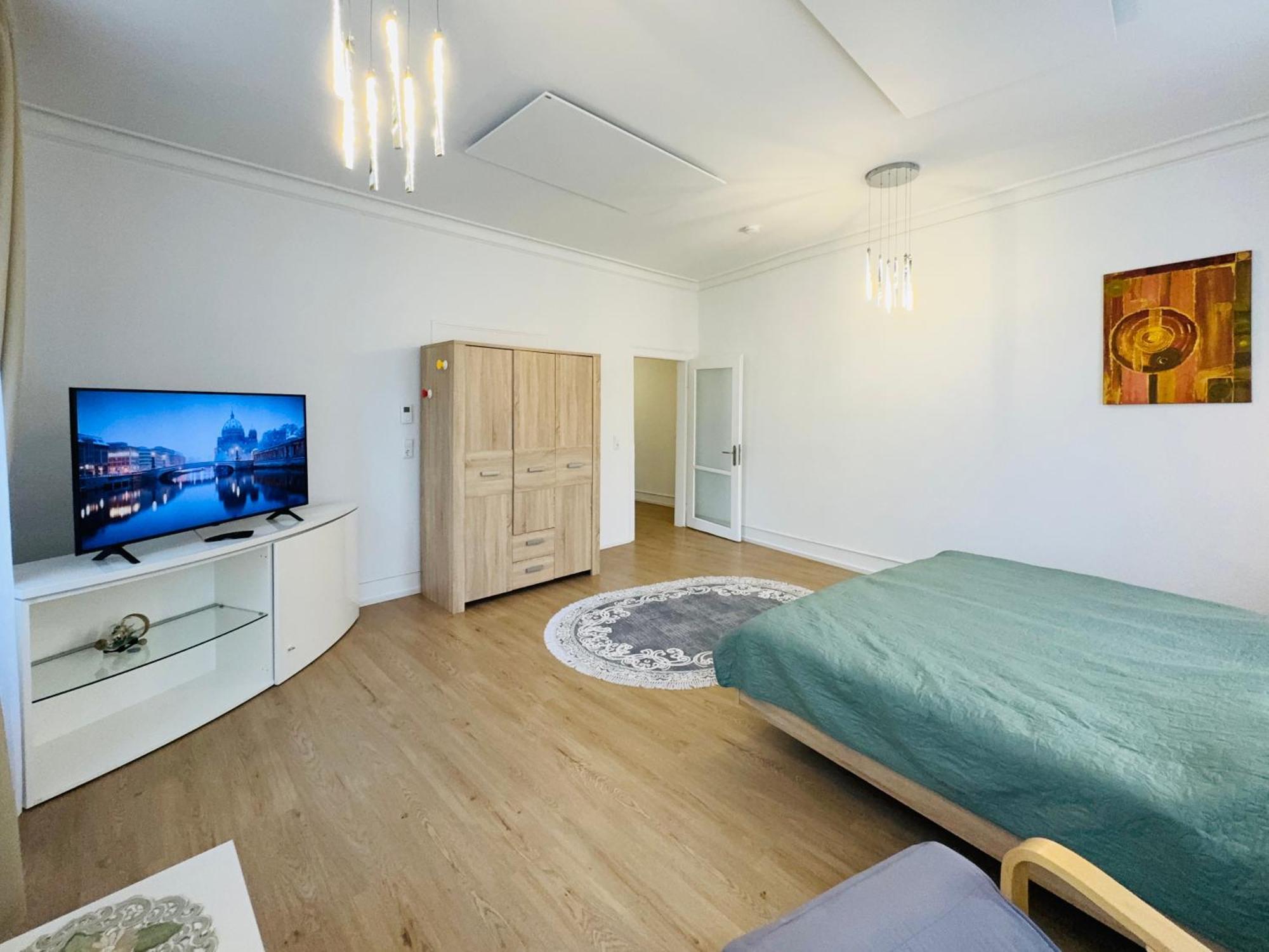 Quiet & Park View - Ulm Mitte Apartment Luaran gambar