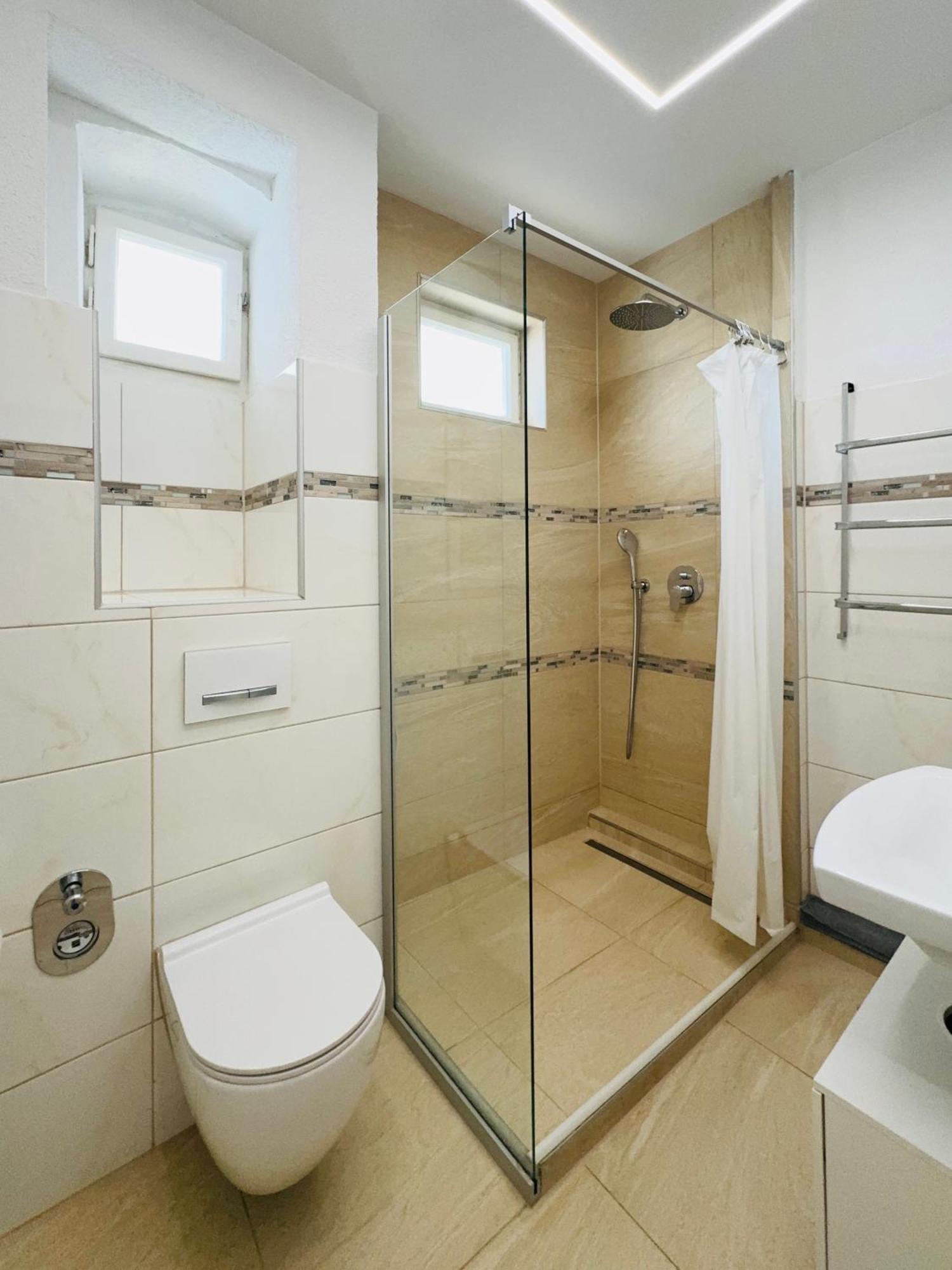 Quiet & Park View - Ulm Mitte Apartment Luaran gambar